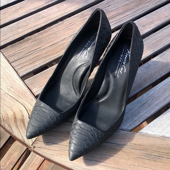 🎉Host Pick🎉Kenneth Cole Black Pumps - Picture 2 of 5
